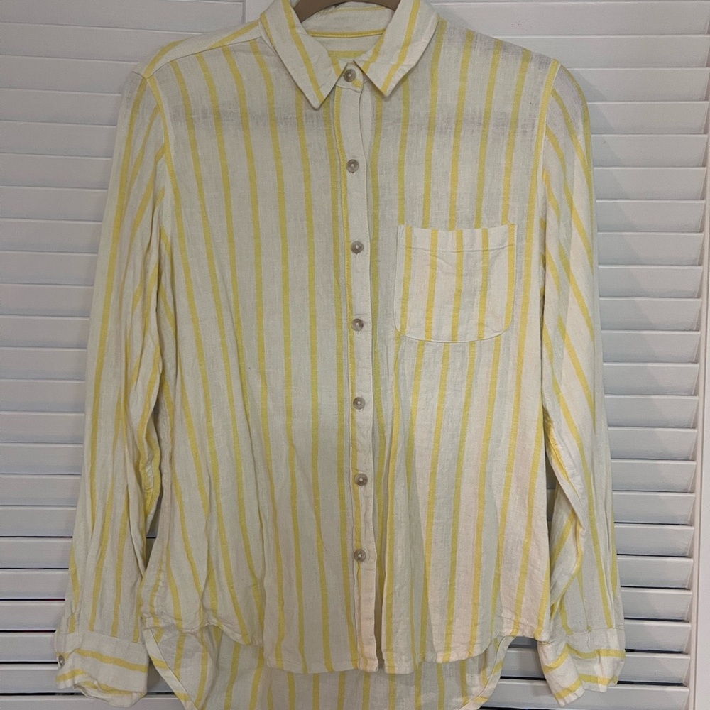 Universal Thread Yellow shirt - Picture 4 of 7